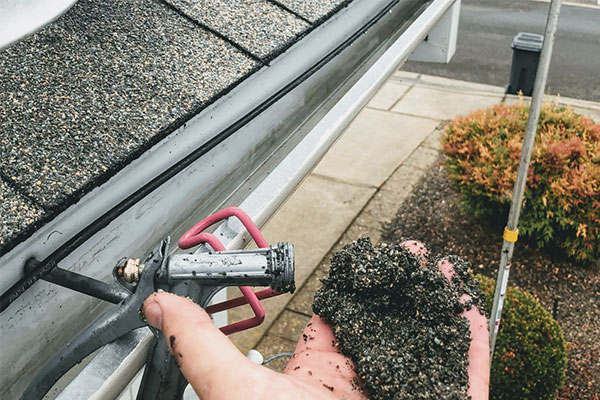 Gutter-cleaning-Company-Medford-OR-1