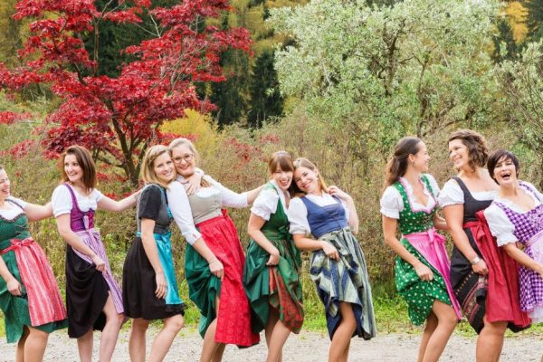 How_to_Style_Your_German_Dirndl_Dress_for_0b4bc9d4-d51e-4d53-912a-61aaaf9d26a6