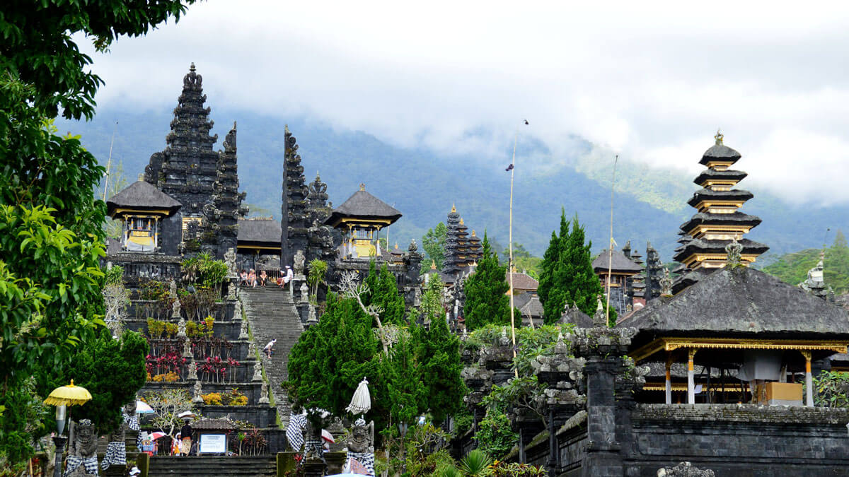 Majestic-Besakih-Temple-Bali-Spiritual-Heart-Feature-Image