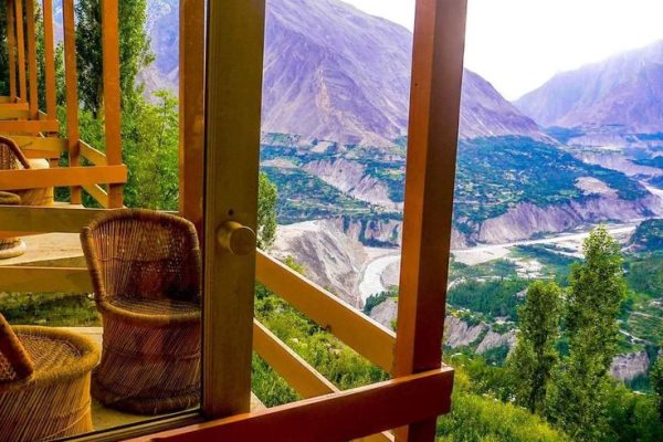 Stay Above the Clouds at Best Hotels in Hunza 2025 