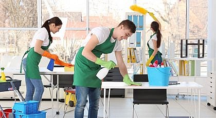 home-cleaning-services-in-Dubai-_-Cover-15-11-22-420x230